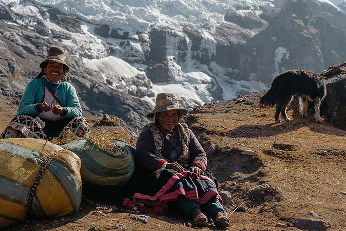 peru-paisaje-de-mujeres-700